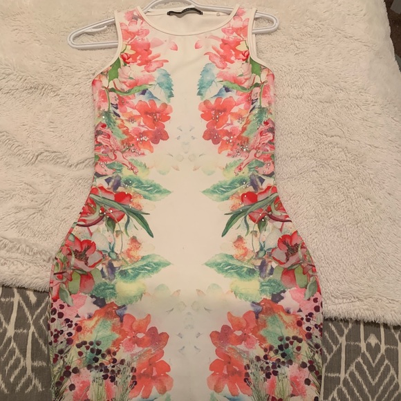 Guess Dress- NWT- Size small - Picture 2 of 3